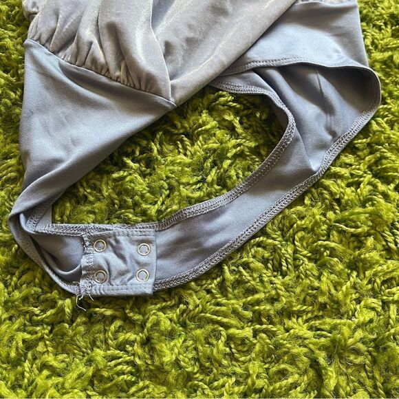 NWOT DYNAMITE BODYSUIT VELOUR LILAC - Picture 6 of 15